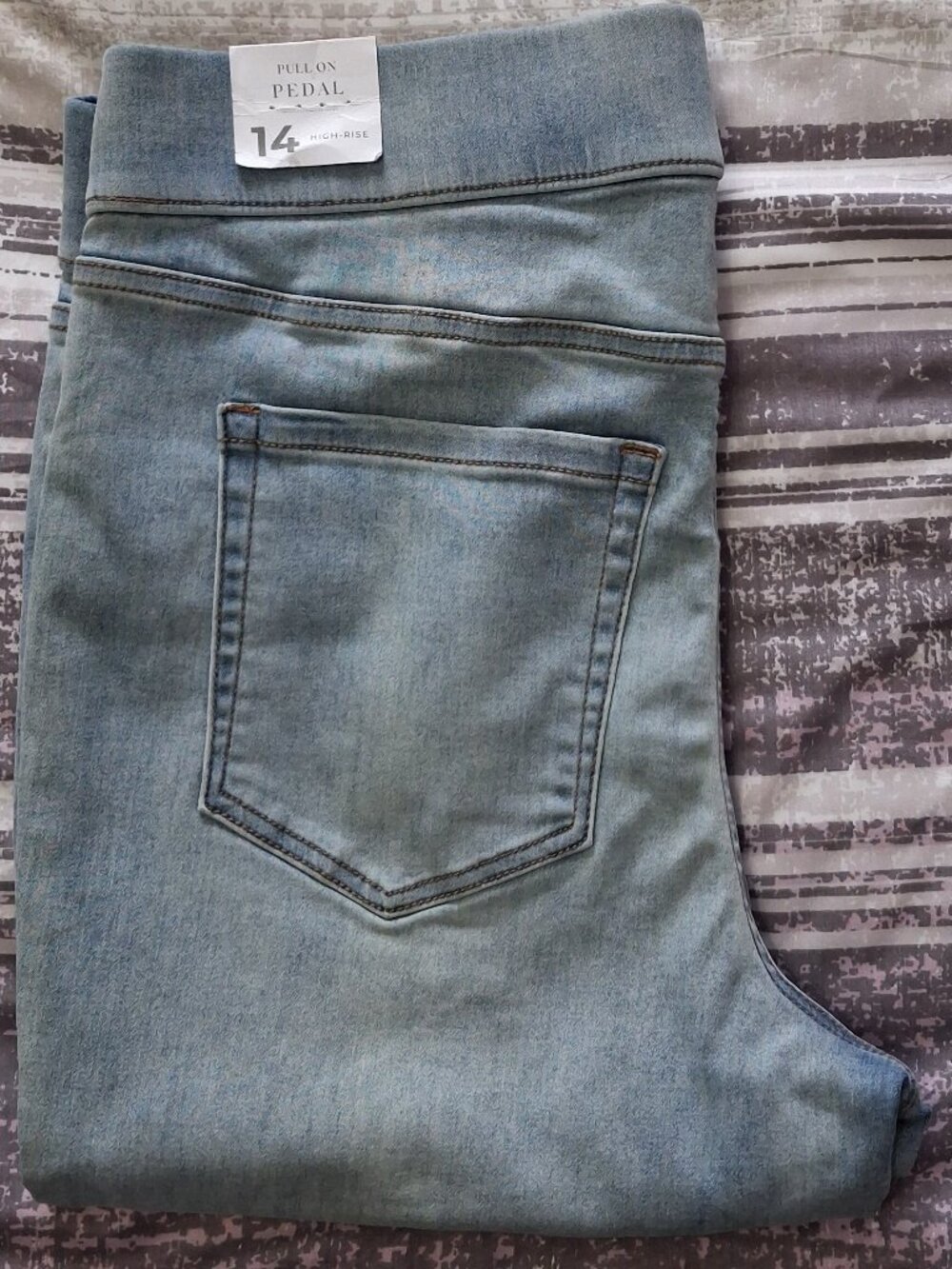 Lane Bryant High Rise Pull-On Jegging Pedal Capris NWT Size 14